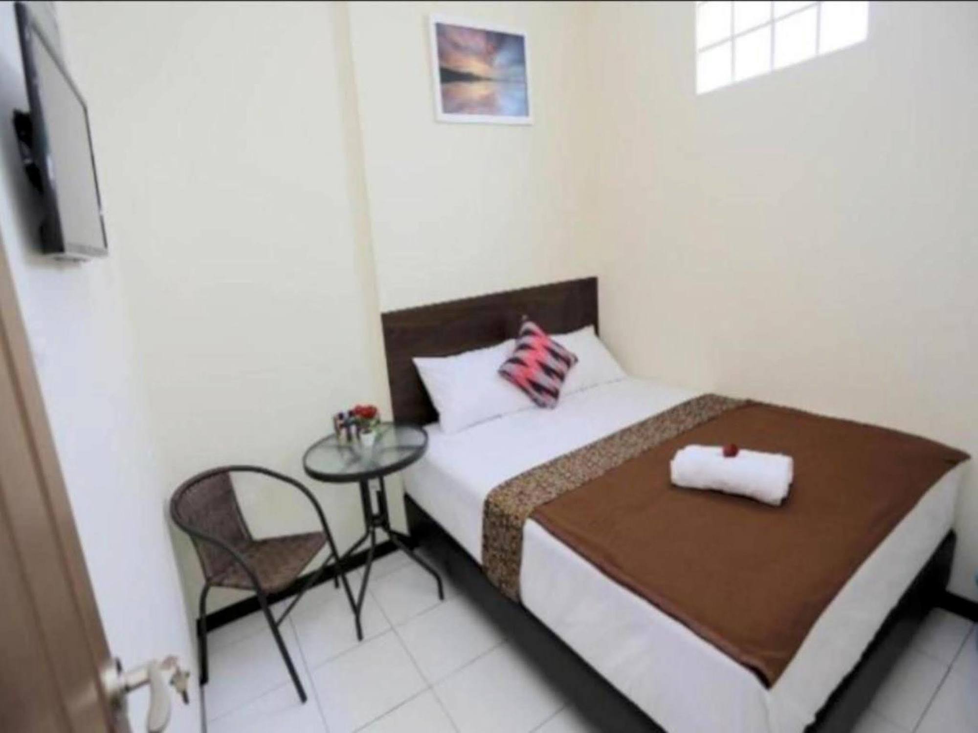 Hotel Bantal Guling Pasar Baru Bandung Exterior foto
